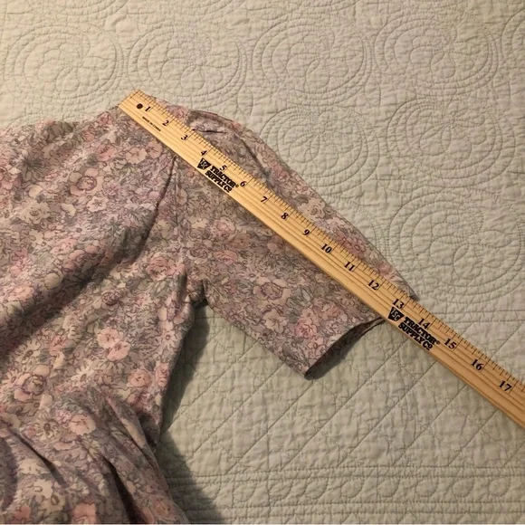 Vintage Laura Ashley lilac floral print prairie cottage dress. Size 8. - Picture 11 of 14